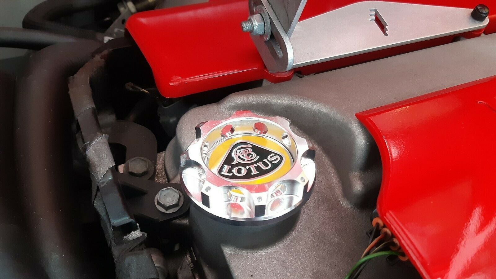 Silver aluminum oil cap for lotus Elise Exige Evora